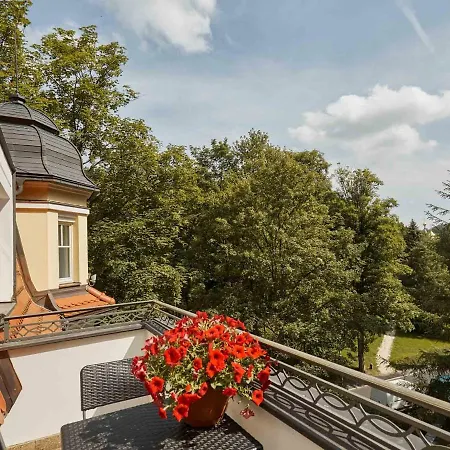 Apartment Villa Dionysus Karlovy Vary Exterior photo
