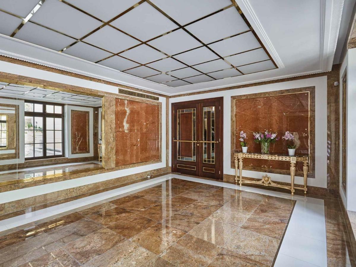 Apartment Dionysus *